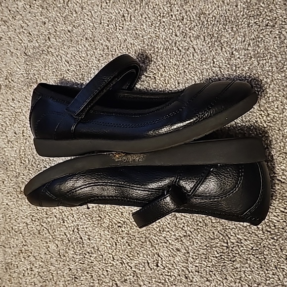 Black Flats #B5 - Picture 5 of 6